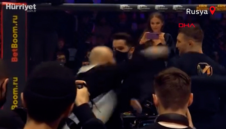 Görüntüler Rusyadan... Ringe giren dövüşçüleri güvenlik durdurdu