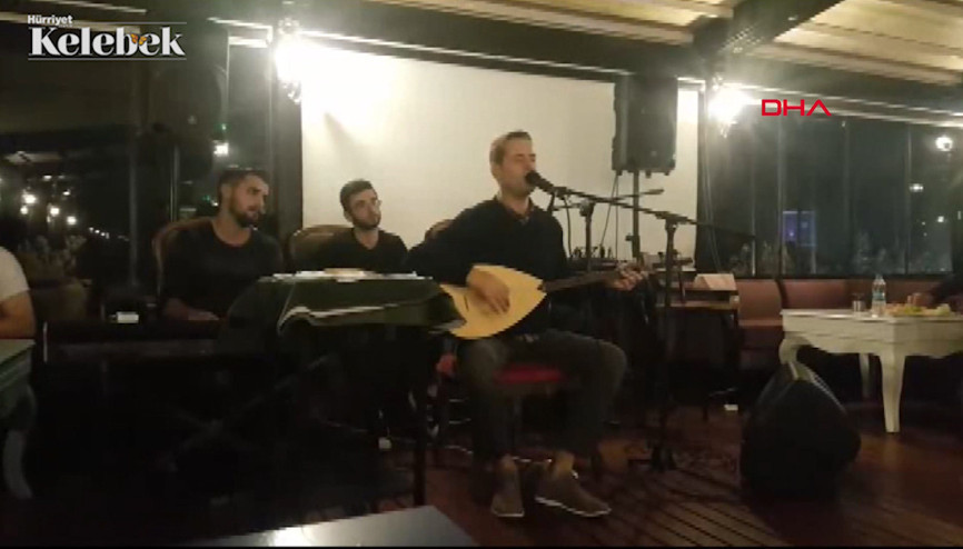 Türk Halk Müziği Sanatçısı Engin Nurşani hayatını kaybetti.