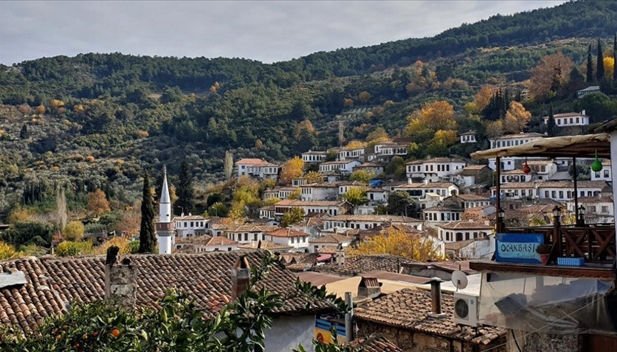 Kıyamet köyü 4 günlük yılbaşı tatili için tamamen doldu Muhtarı arayıp yer soruyorlar Kıyamet köyü 4 günlük yılbaşı tatili için tamamen doldu Muhtarı arayıp yer soruyorlar