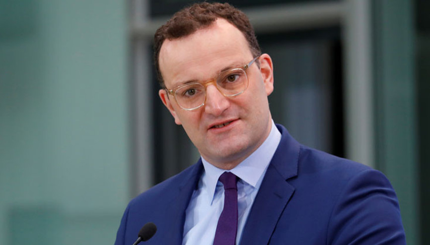Spahn, Merkel’i solladı