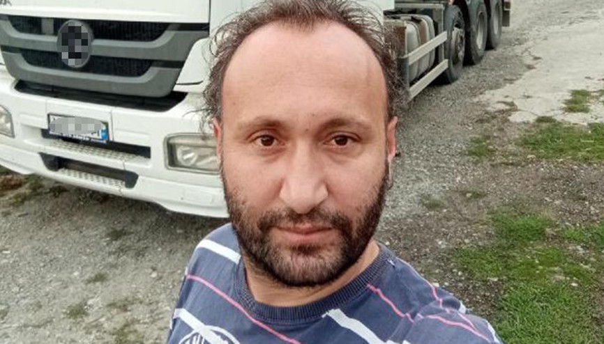 Üzerine yem silosu devrilen işçi öldü Üzerine yem silosu devrilen işçi öldü
