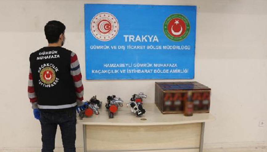 Hamzabeylide 505 oto yedek parçası ve 109 litre içki ele geçirildi