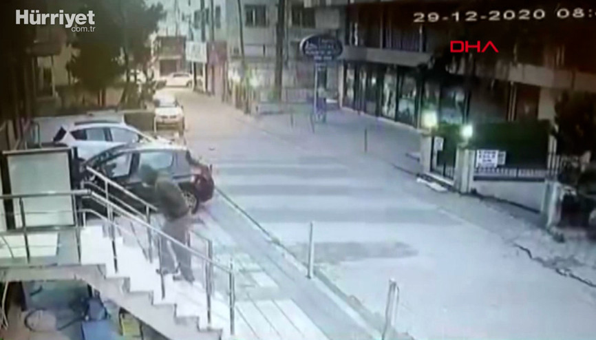 Aylin Sözeri öldüren kişinin binaya giriş anı