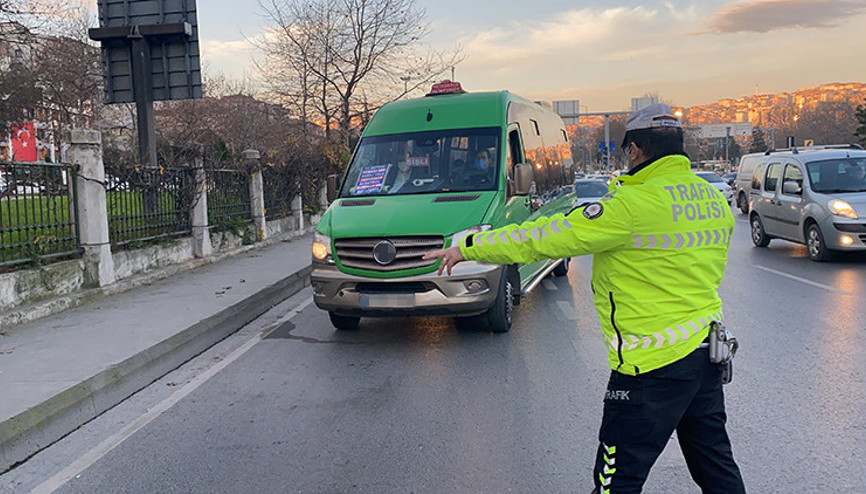 Kağıthane’de minibüslere denetim
