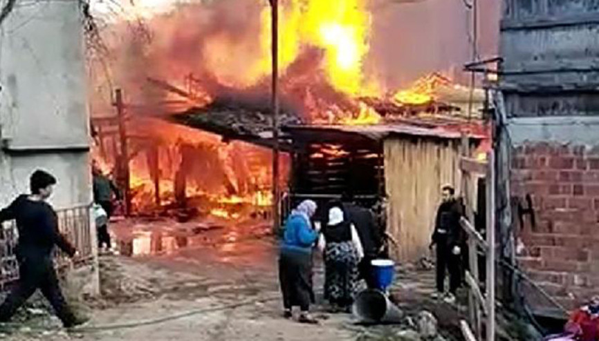 Borçka’da marangoz atölyesinde yangın