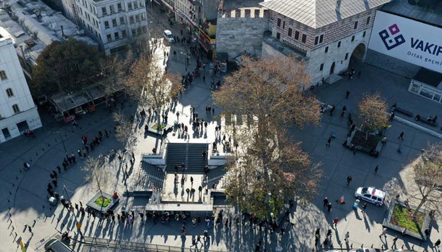 Nimet Abla Gişesi önünde sonu gelmeyen kuyruk