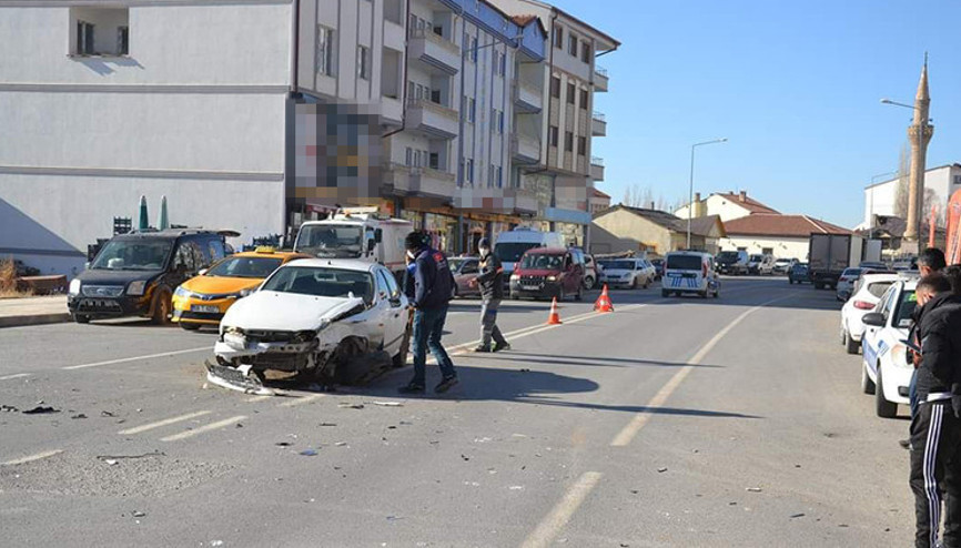 Sivas’ta trafik kazası: 2 yaralı