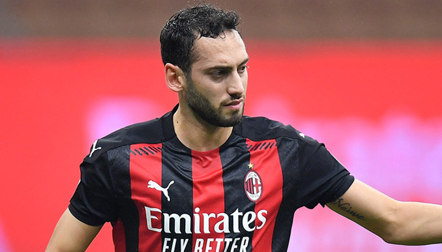 Milanda Hakan Çalhanoğlu tarihe geçti 2020 yılının en iyisi...
