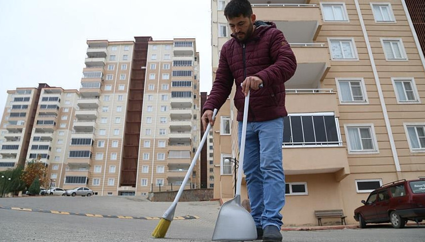 Apartman görevlilerinin kısıtlamayla imtihanı