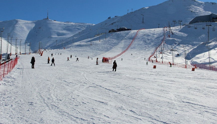 Erzurum’da kayak severler eğlenceye doyamadı