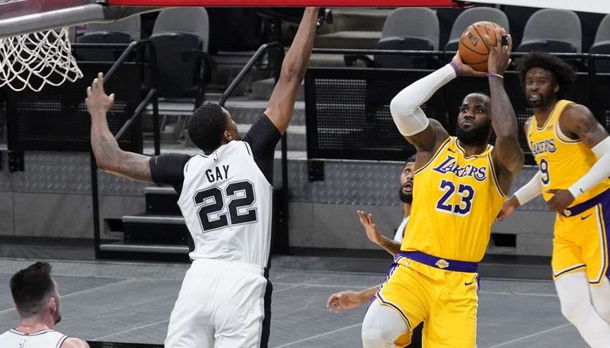 NBAde Gecenin Sonuçları | LeBron Jamesten tarihi seri 1000 maç üst üste...