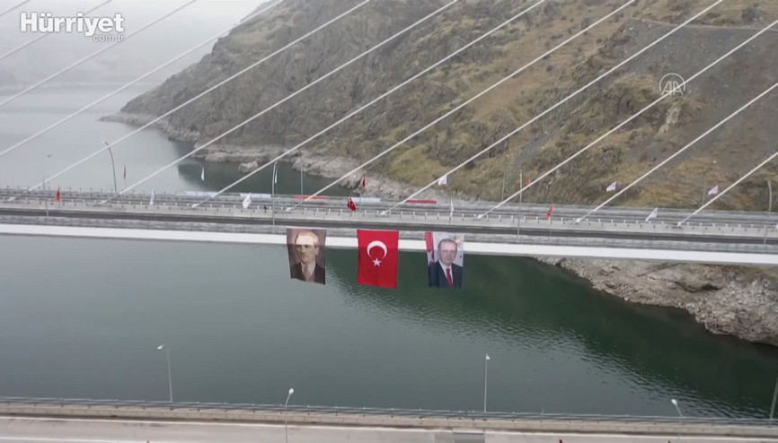 Cumhurbaşkanı Erdoğan, Kömürhan Köprüsü ve  Bağlantı Tüneli açılış törenine video konferansla katıldı