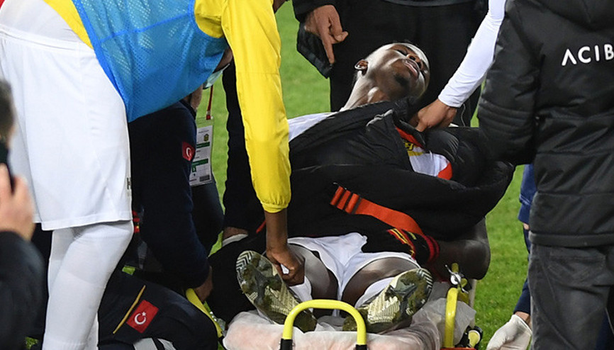 Yeni Malatyasporlu futbolcu Ndayishimiye, maç sonu rahatsızlık geçirdi