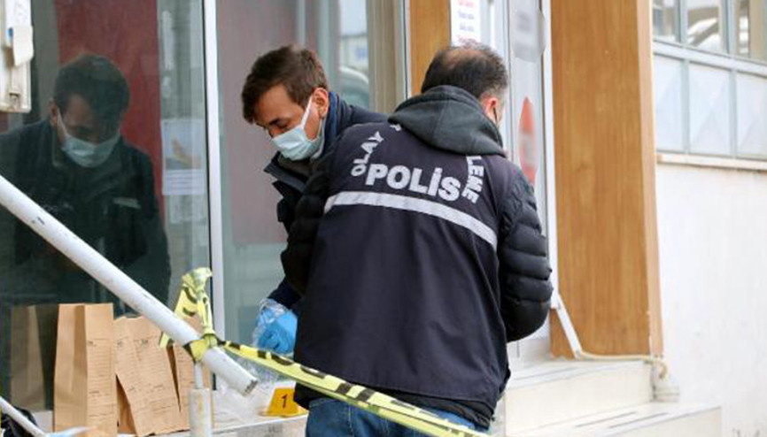 Bıçaklı kavgada baba ve oğlu ağır yaralandı