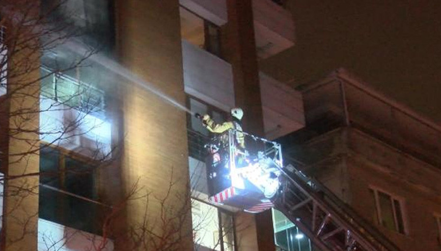 İstanbul Kavacıkta 9 katlı binada yangın paniği
