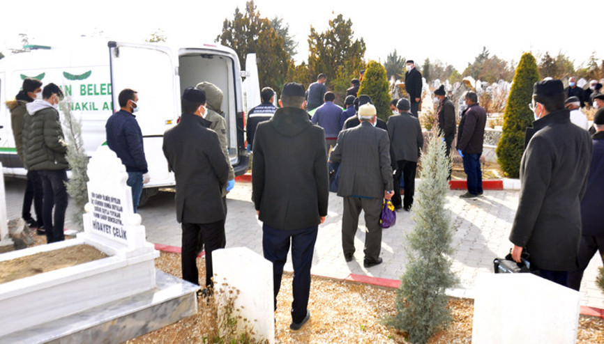 Çok acı olay Koronavirüs 1 saat arayla canlarını aldı...