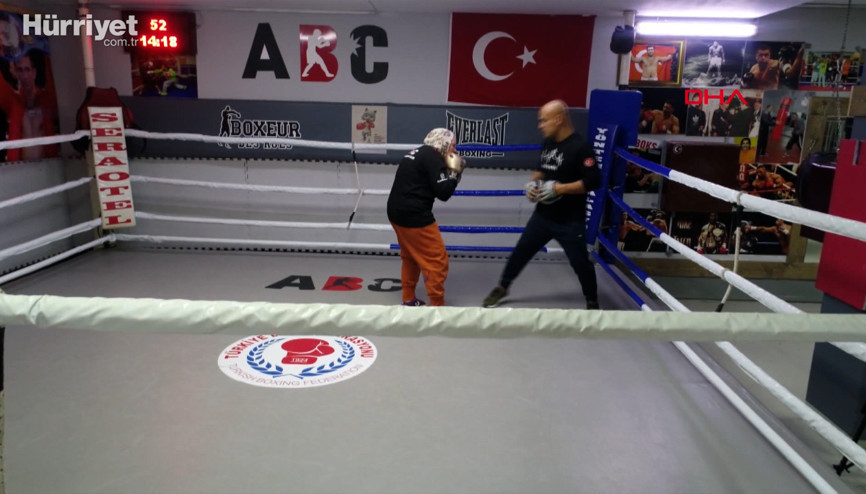 75-year-old woman battles Parkinson’s disease with boxing