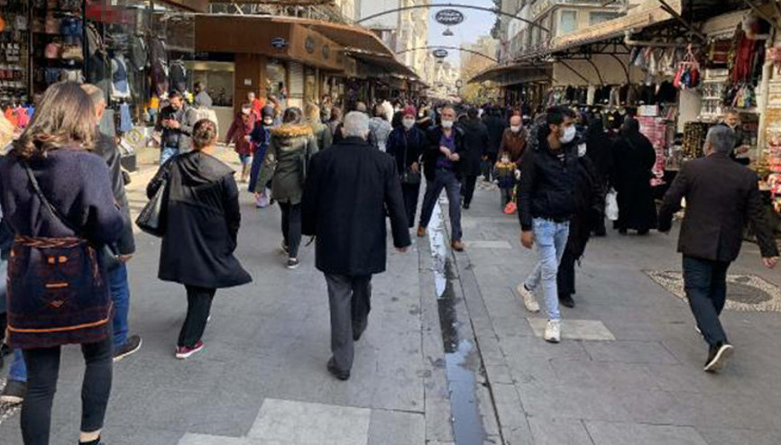 Gaziantepte çarşılarda insan yoğunluğu