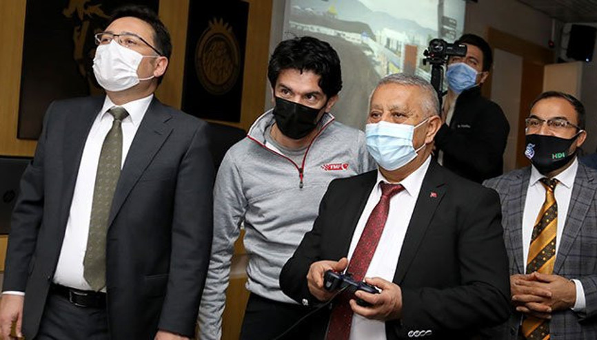 Vali ve belediye başkanı MXGP 2020de Afyonkarahisar etabını oynadı Vali ve belediye başkanı MXGP 2020de Afyonkarahisar etabını oynadı