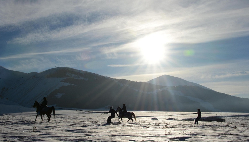 Palandöken Dağı eteklerinde atlı kayak ve snowboard keyfi