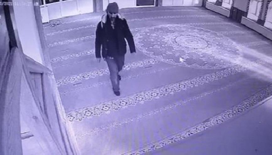 Aynı gün 2 caminin yardım kutularından paraları çalan şüpheli aranıyor