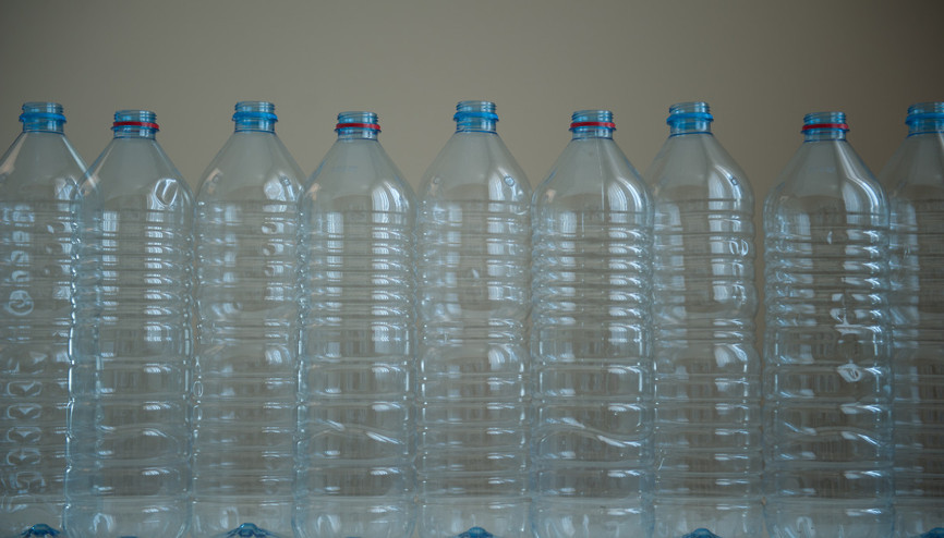 Kiğılı pet şişelerden yüzde 100 geri dönüşümlü gömlek üretti