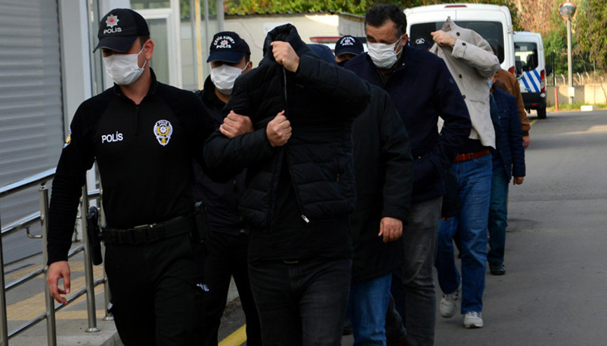 Adanada FETÖ operasyonu Dua yazılı 1 dolar ele geçirildi... Adanada FETÖ operasyonu Dua yazılı 1 dolar ele geçirildi...