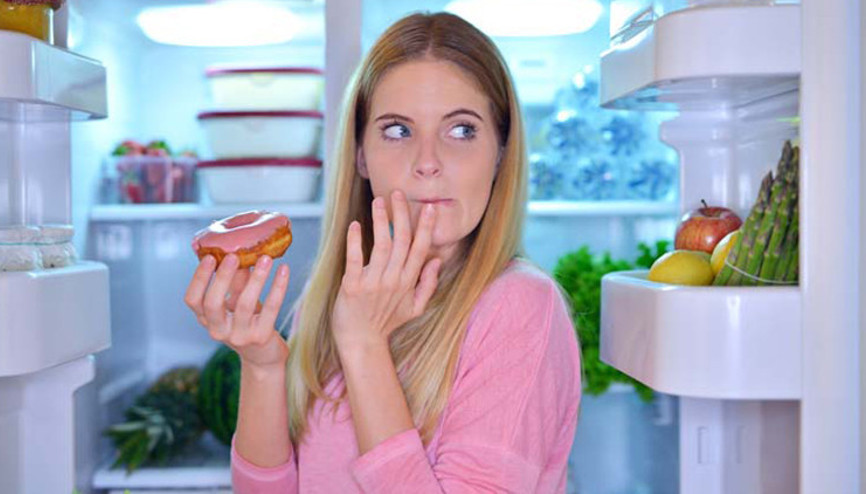 Pandemi döneminde oluşan kaygı ve stres, duygusal açlığa neden olabiliyor