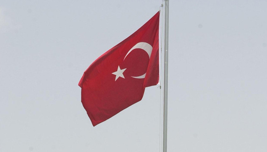 Okullarda yeniden bayrak töreni