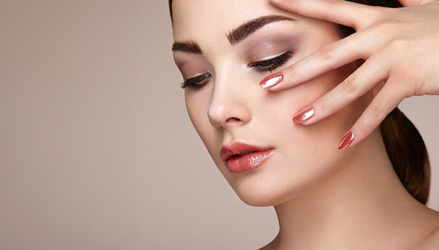 Güzel ve Gür Kaşlara Sahip Olmanın 9 Doğal Yolu Güzel ve Gür Kaşlara Sahip Olmanın 9 Doğal Yolu