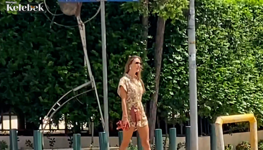 Kendini podyumda sandı