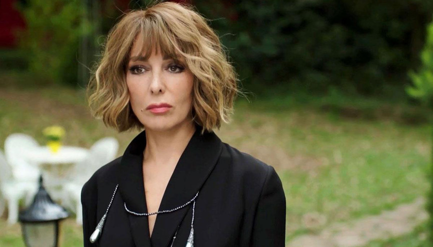 Zerrin Tekindor kimdir, kaç yaşında Mucize Doktor kadrosuna katıldı Zerrin Tekindor kimdir, kaç yaşında Mucize Doktor kadrosuna katıldı