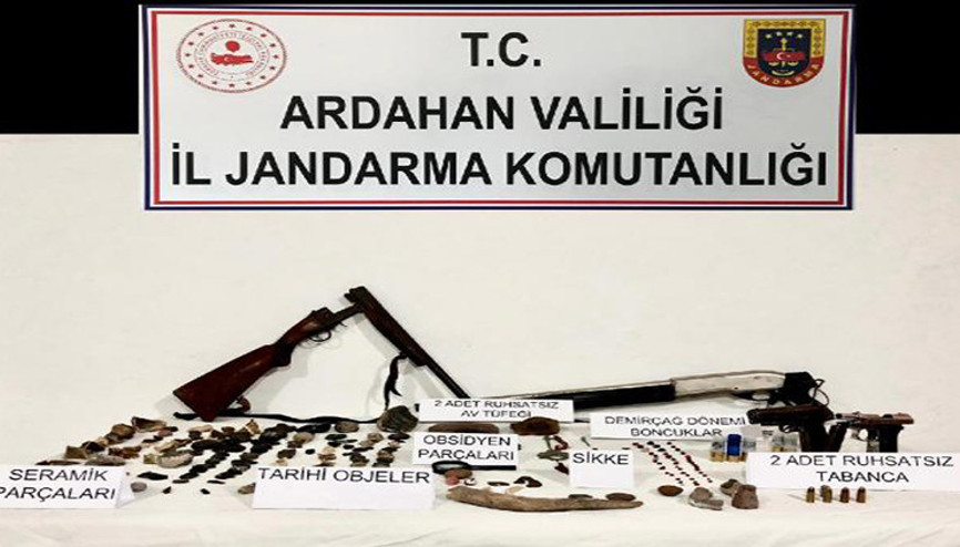 Tarihi eserleri satmak isterken yakalandılar