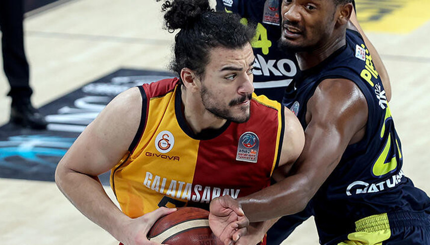 Galatasarayda Assem Marei 1.5 ay yok