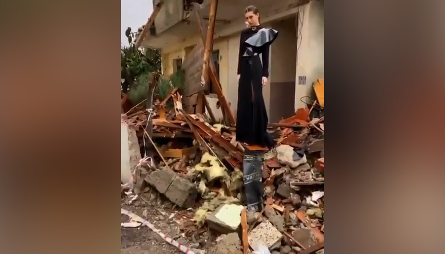 Ne yaptığının farkında mısın Itır Esenden tepki çeken poz
