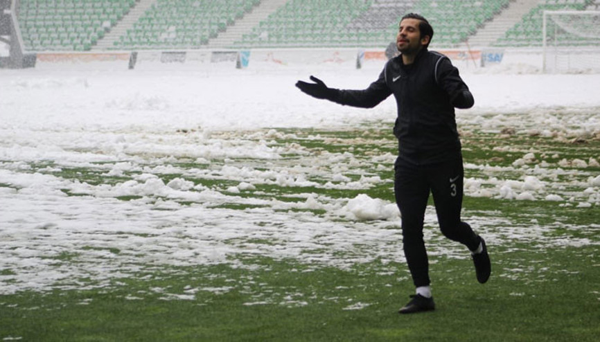 Sakaryaspor - Serik Belediyespor maçı yarına ertelendi