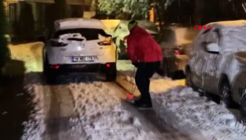 İlginç anlar Karlı yolda cipin arkasına bağladığı iple kayak yaptı