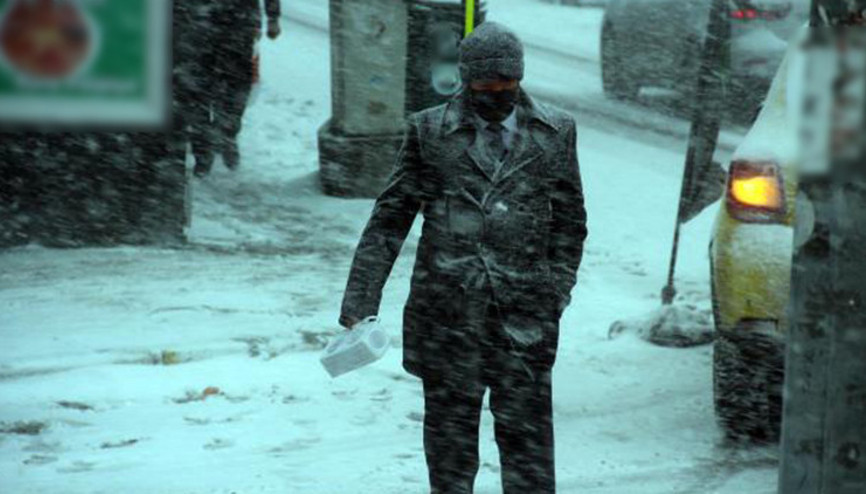 Ardahan’da kar ve tipi etkili oldu
