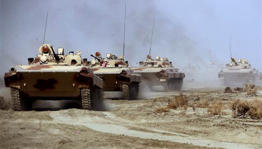 İrandan binlerce askerin katıldığı gövde gösterisi