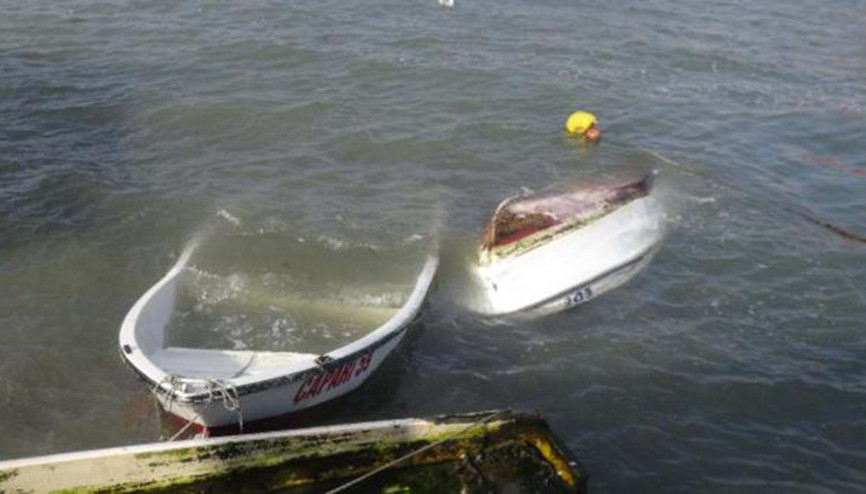 Silivride kuvvetli rüzgar kayıkları batırdı