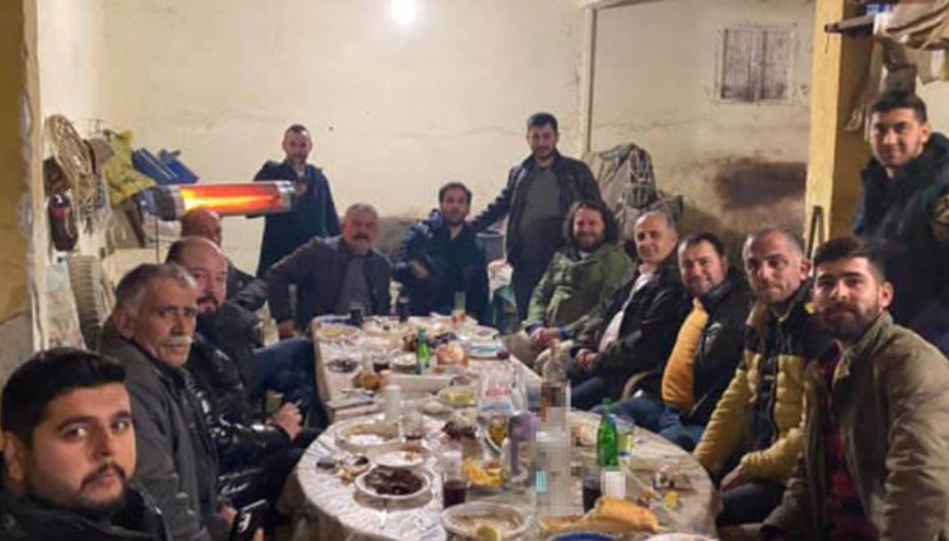 İYİ Partili başkan Aytekin Kayanın kısıtlama saatlerinde katıldığı kutlama büyük tepki çekti İYİ Partili başkan Aytekin Kayanın kısıtlama saatlerinde katıldığı kutlama büyük tepki çekti