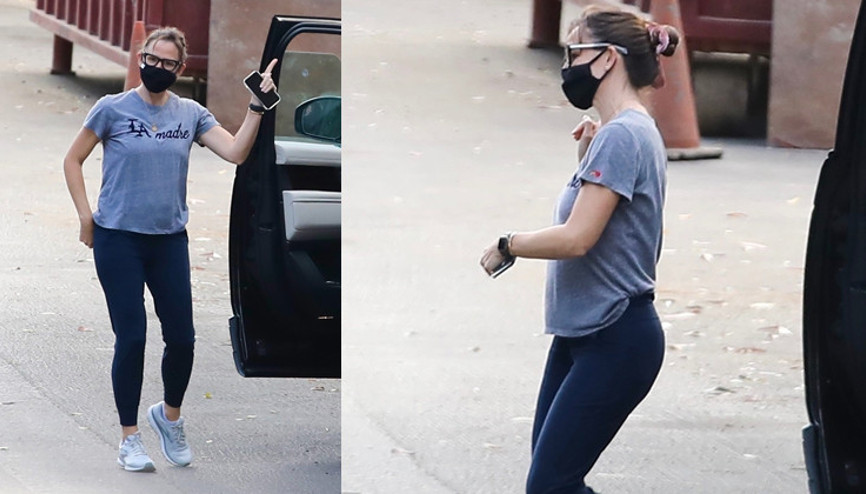 Onun keyfi her zaman yerinde: Sokakta maskeli dans