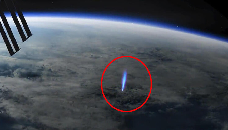 Avrupa Uzay Ajansı, merak edilen mavi ışık huzmesinin canlandırma görüntüsünü yayınladı