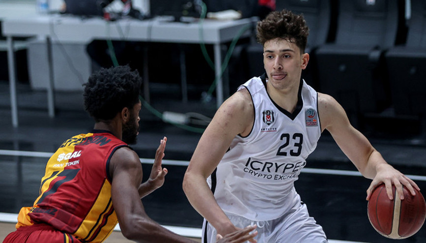 Beşiktaşlı oyuncu Alperen Şengün rekor kırdı Ligde zirveyi kimseye bırakmıyor