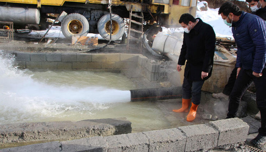 Vartoda bulundu Saniyede 45 litre ve 39 derece sıcaklıkta akıyor Vartoda bulundu Saniyede 45 litre ve 39 derece sıcaklıkta akıyor