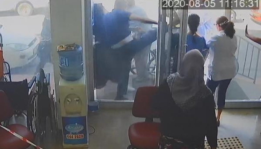 Aile Sağlığı Merkezindeki bu kavgaya dava Öğretim görevlisi babaya 8, doktora 4 yıl hapis isteniyor Aile Sağlığı Merkezindeki bu kavgaya dava Öğretim görevlisi babaya 8, doktora 4 yıl hapis isteniyor