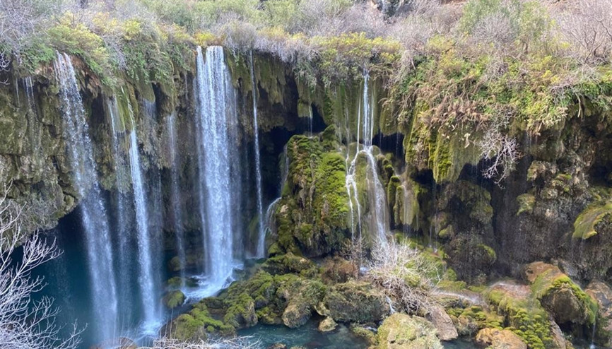 Mersin’deki Yerköprü Şelalesi görenleri kendine hayran bırakıyor