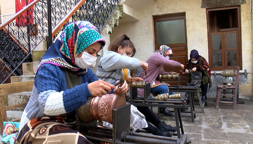 Bakır işlemeciliği ev kadınlarının gelir kapısı oldu