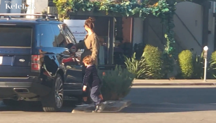 Başkasının aracına binmeye çalıştı Başkasının aracına binmeye çalıştı