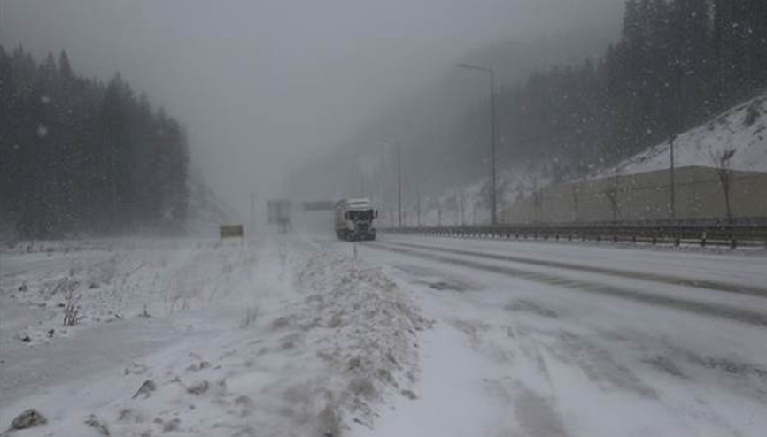 Ilgaz Dağında kar yağışı ve tipi etkili oluyor